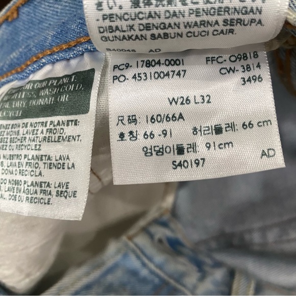 Levi Strauss & Co. 501 Button Fly Distressed Denim Jeans W26 L32 - Picture 4 of 4